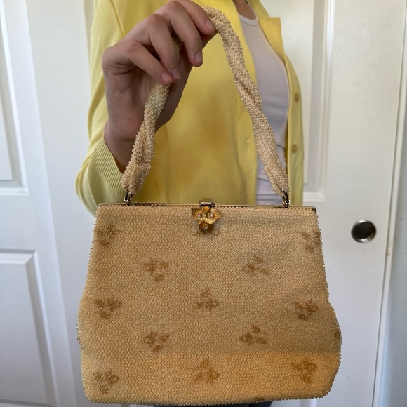 VINTAGE 60s light cream yellow faux lumi bead handbag purse twist handle - Picture 6 of 7